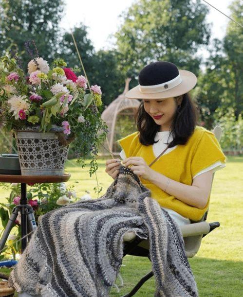 男朋友看网红吃瓜文案,男友视角下的甜蜜日常  第2张